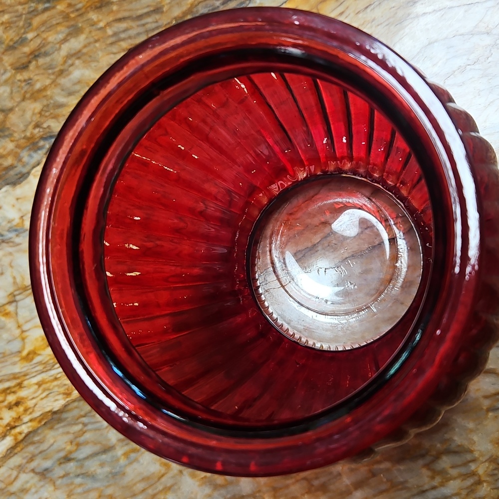 Elegant Red Ribbed Glass Vase - Picture 2 of 4